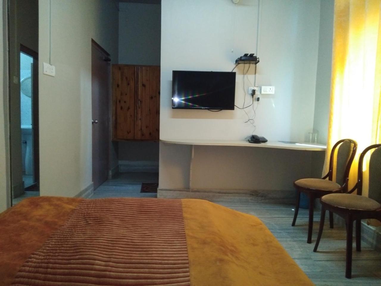 Hotel Pine Kohima Exteriér fotografie